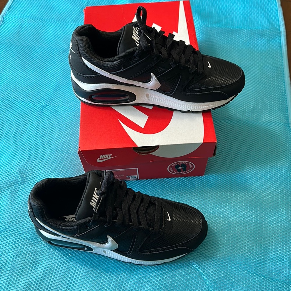 Nike Women's Black Sneakers